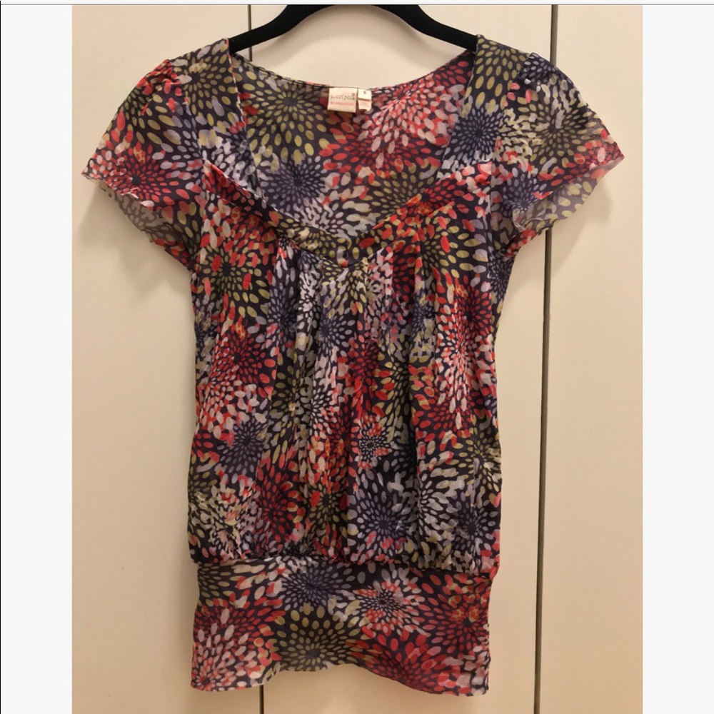 Sweet Pea Floral Short Sleeve Sweetheart Neck Top